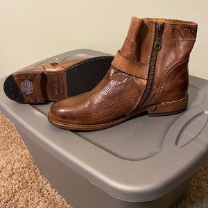BED/STU boots